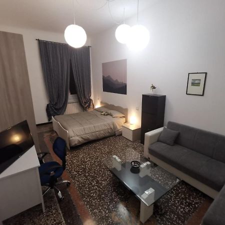 Wow Home - 175 Mq - Posteggio Privato - Davanti Porto Traghetti - Fino A 10 Posti Letto Genua Exteriör bild