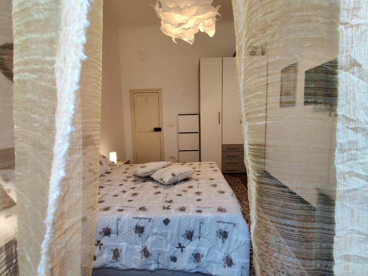 Wow Home - 175 Mq - Posteggio Privato - Davanti Porto Traghetti - Fino A 10 Posti Letto Genua Exteriör bild