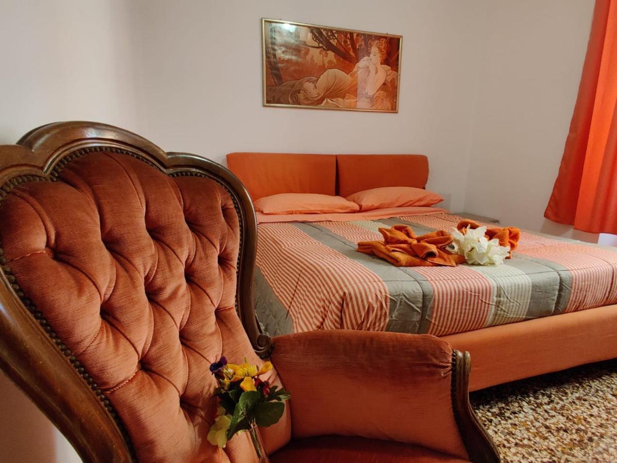 Wow Home - 175 Mq - Posteggio Privato - Davanti Porto Traghetti - Fino A 10 Posti Letto Genua Exteriör bild