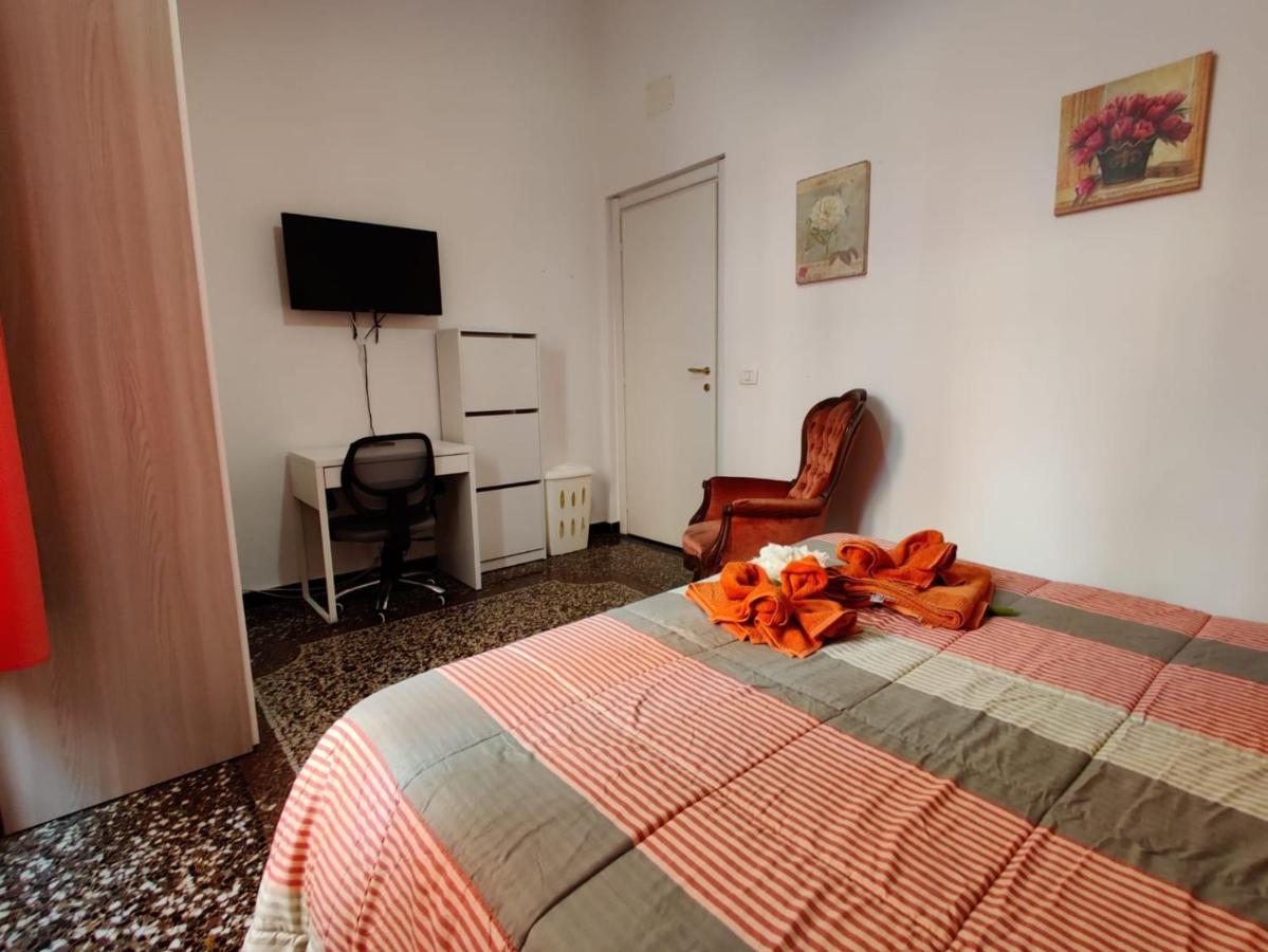 Wow Home - 175 Mq - Posteggio Privato - Davanti Porto Traghetti - Fino A 10 Posti Letto Genua Exteriör bild