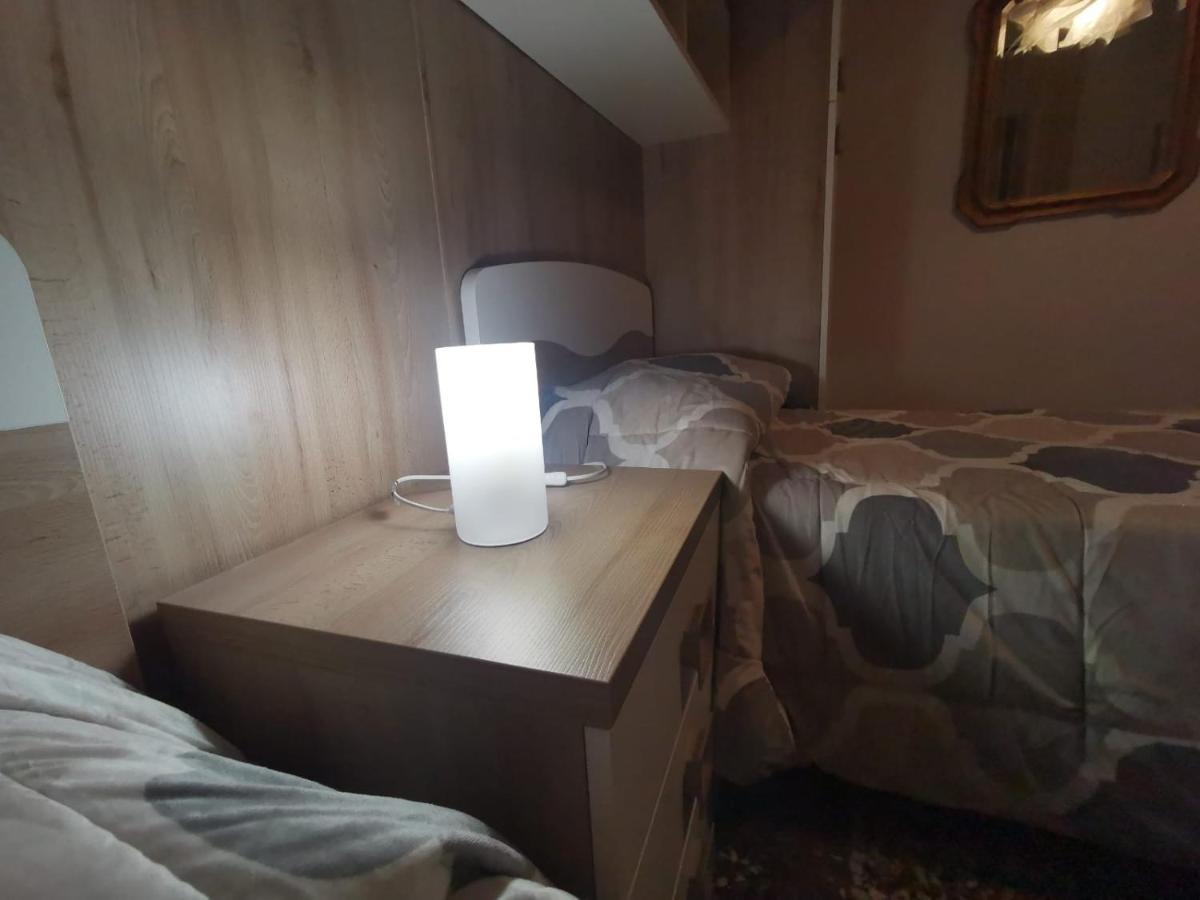 Wow Home - 175 Mq - Posteggio Privato - Davanti Porto Traghetti - Fino A 10 Posti Letto Genua Exteriör bild