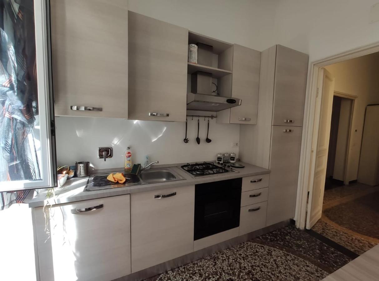 Wow Home - 175 Mq - Posteggio Privato - Davanti Porto Traghetti - Fino A 10 Posti Letto Genua Exteriör bild