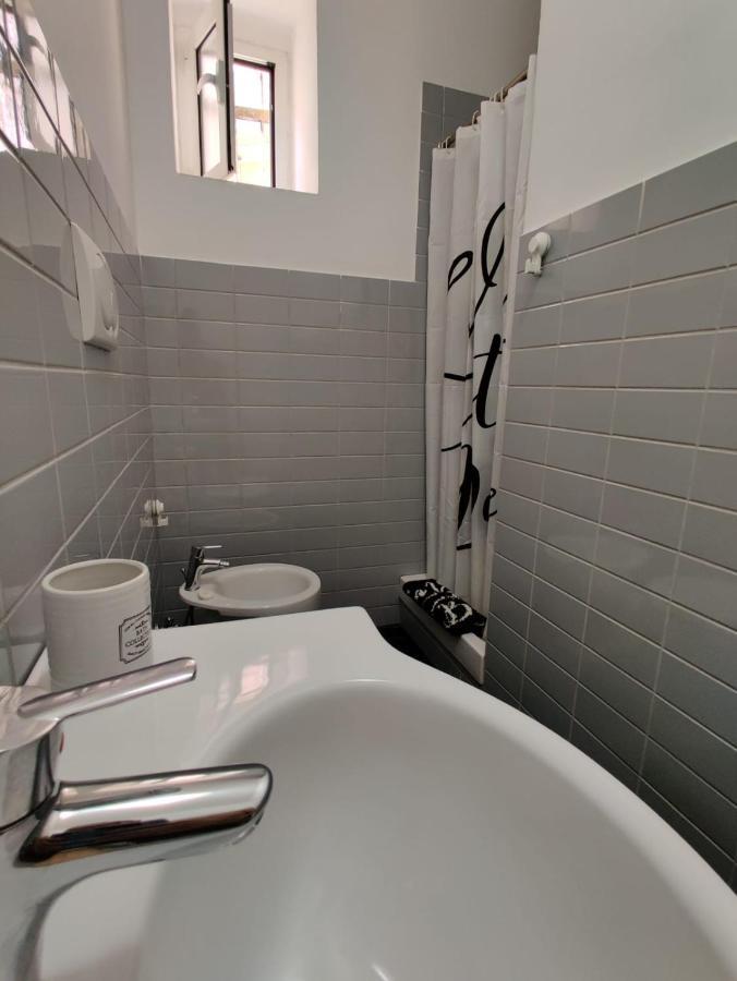 Wow Home - 175 Mq - Posteggio Privato - Davanti Porto Traghetti - Fino A 10 Posti Letto Genua Exteriör bild
