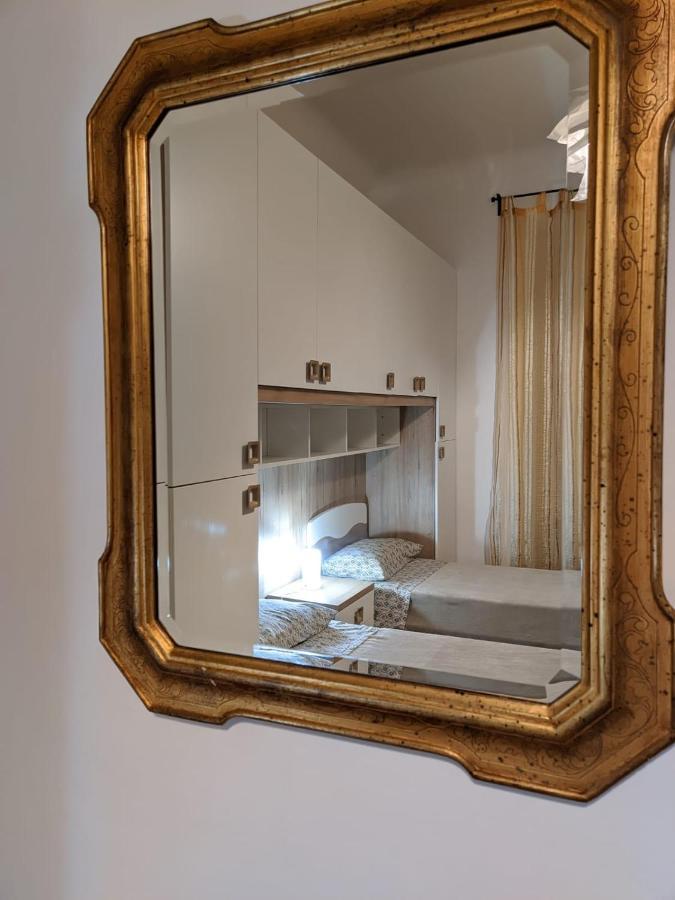 Wow Home - 175 Mq - Posteggio Privato - Davanti Porto Traghetti - Fino A 10 Posti Letto Genua Exteriör bild